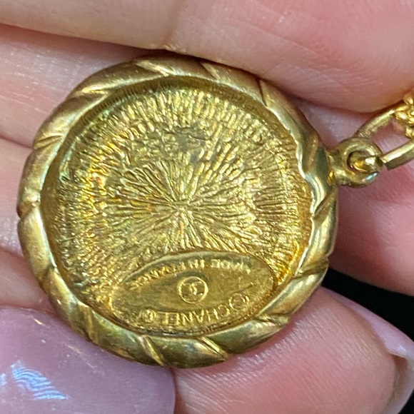 CHANEL NECKLACE 16” - Picture 3 of 6